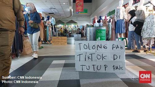 Terus Merugi Akibat TikTok Shop, Pedagang di Pasar Tanah Abang Lakukan Protes